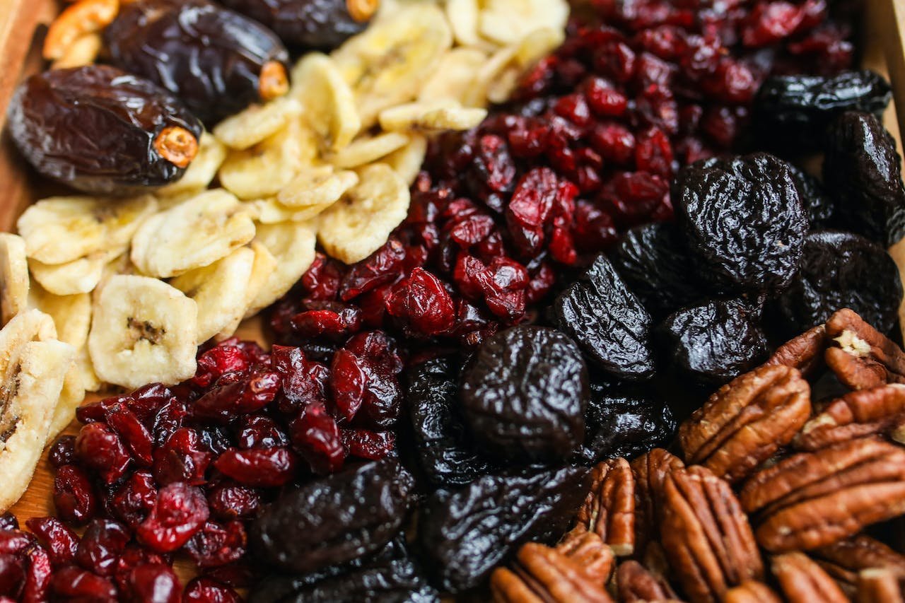 How to make Dried fruit fool
