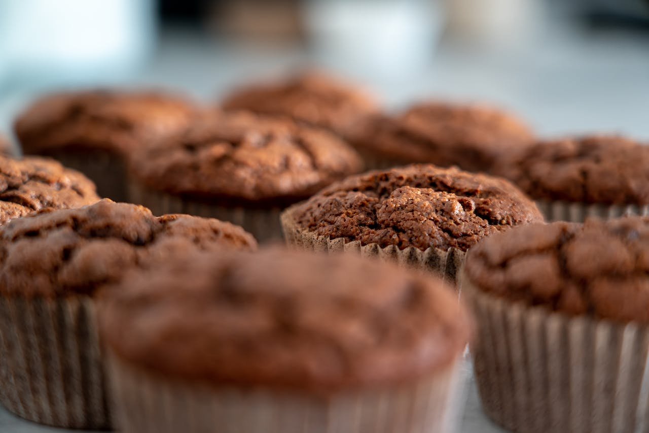 How to make Pecan & raisin muffins