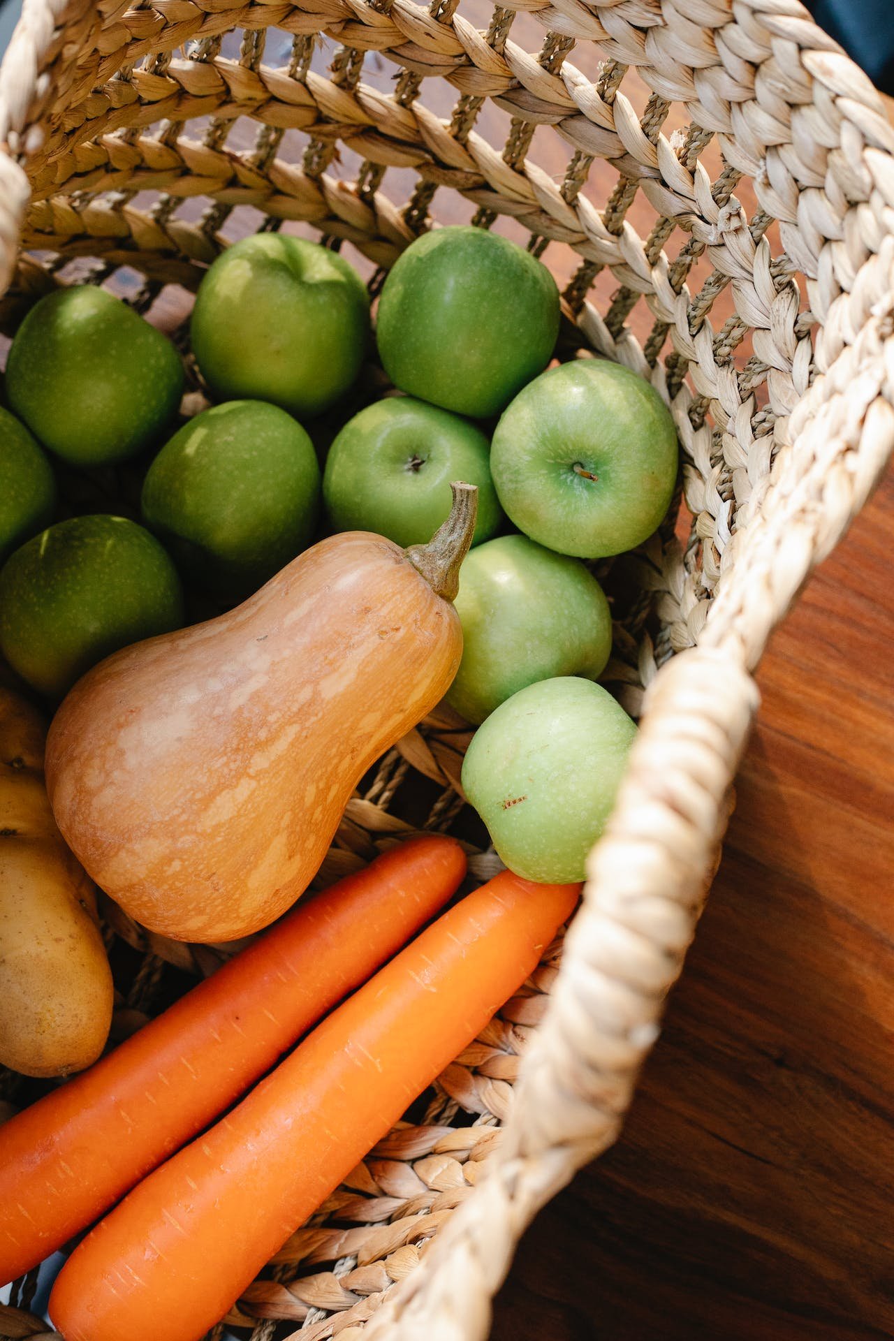 How to make Curried carrot & apple soup