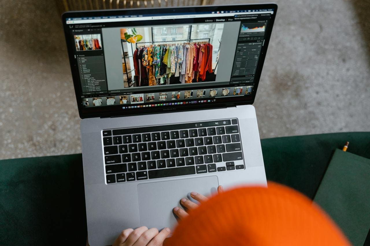 how to start your online clothing store