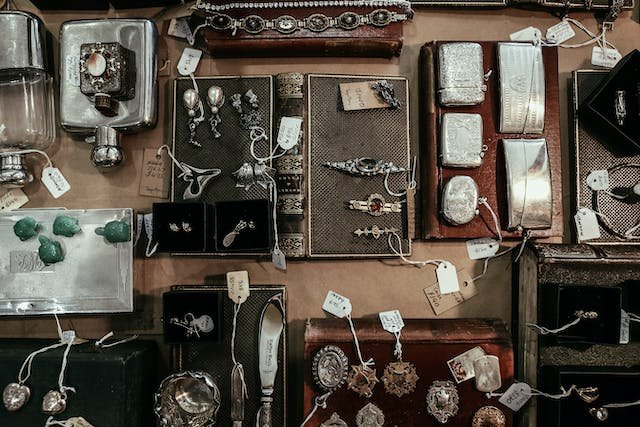 How to Shop for Vintage Jewelry