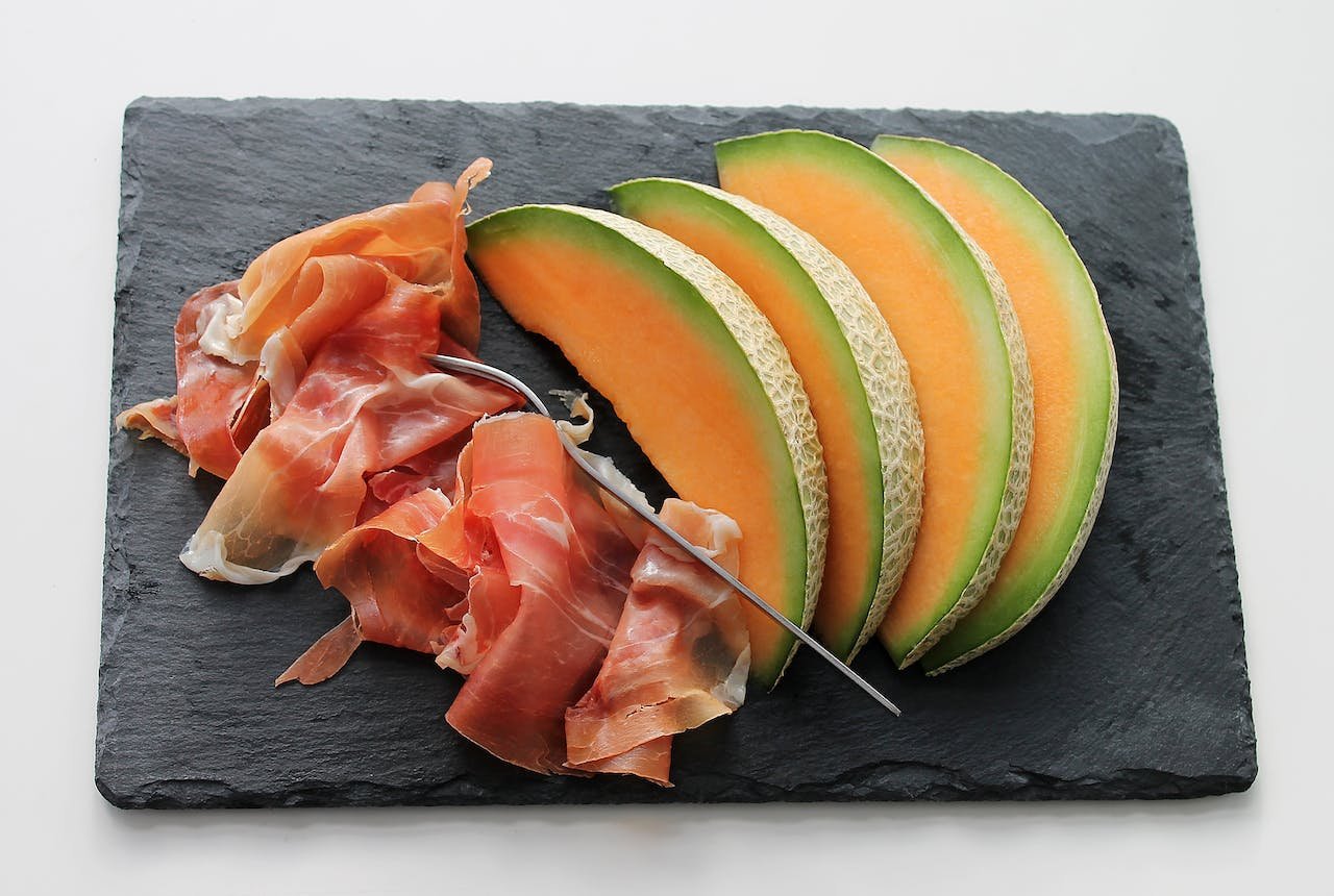 How to make Melon with Parma ham