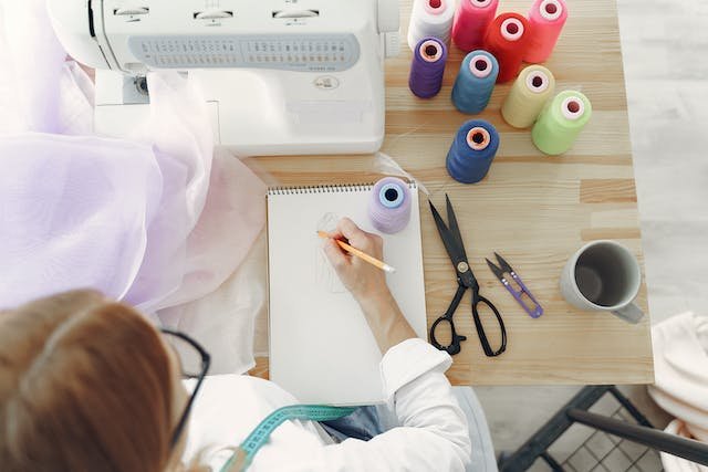 How To Become A Fashion Designer