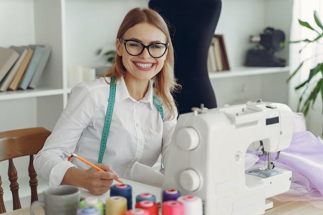 How To Become A Fashion Designer