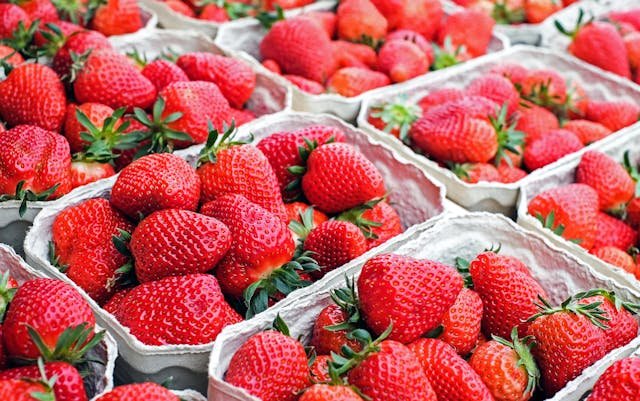 How To Clean Strawberries For Safe Consumption