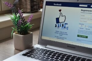 How to Safely Store Your Facebook Photos in the Cloud